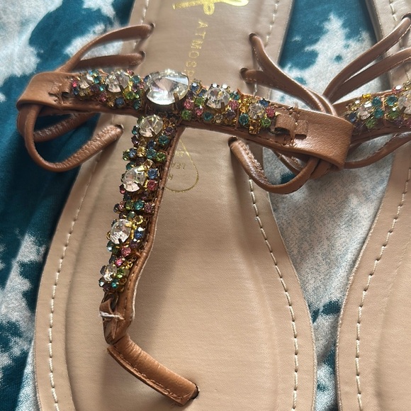 Atmosphere Brown Sandals with T-Strap Design - Picture 2 of 4